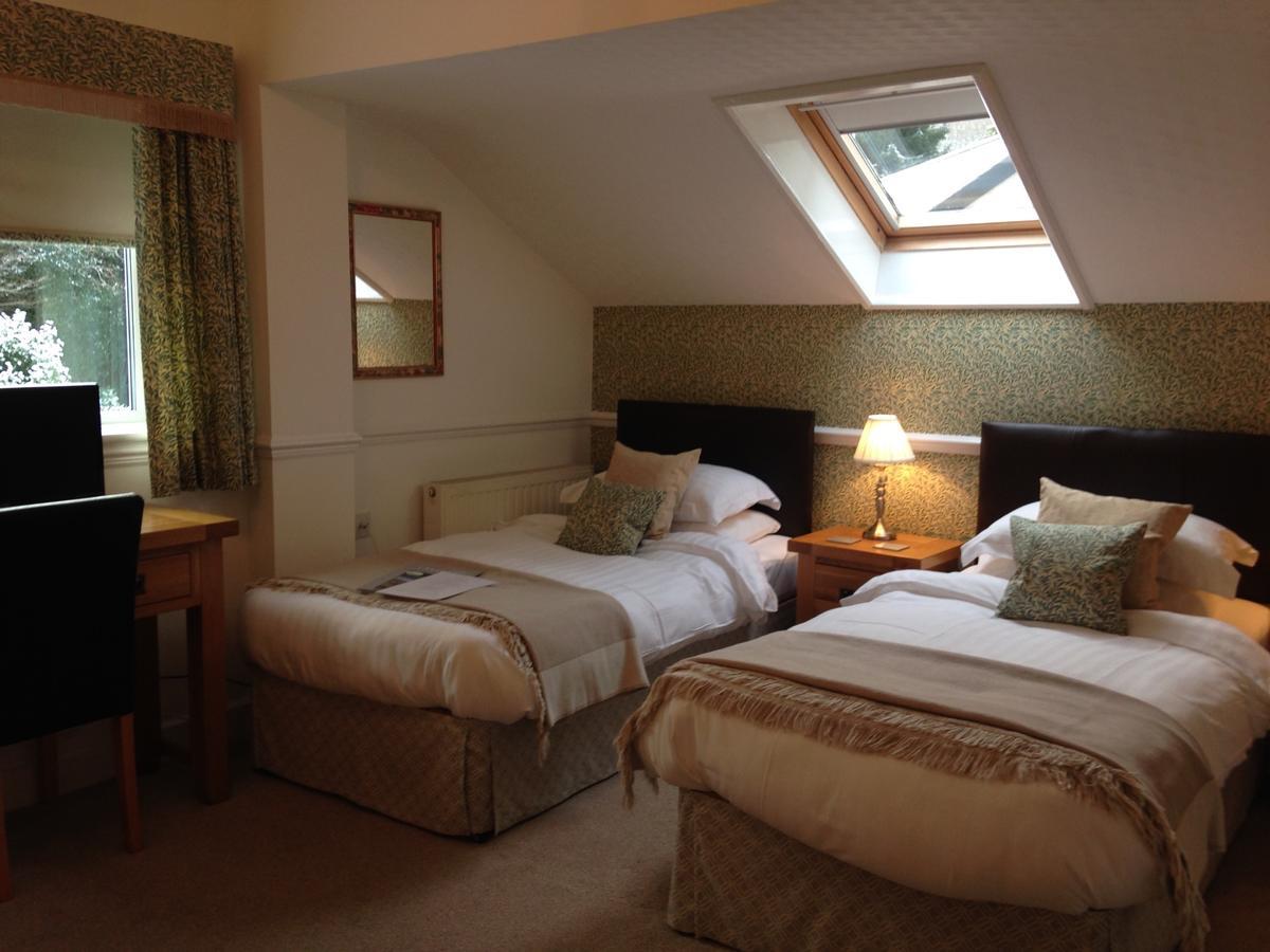 Lyndhurst Guest House Ulverston Eksteriør billede